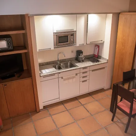 Turisticos Atlantida Apartahotel 4*