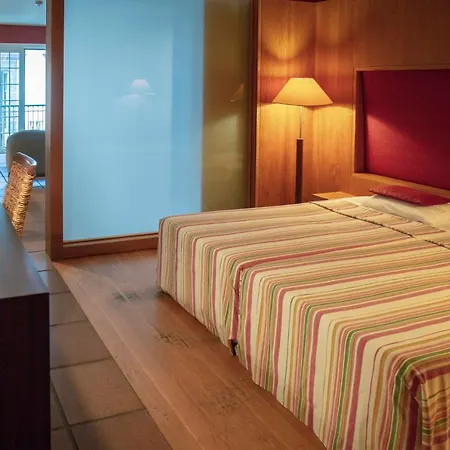Turisticos Atlantida Apartahotel 4*